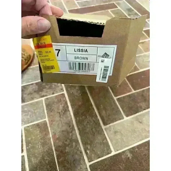 Journee Collection Brown Woven Slide Sandals size 7 NWB - Picture 5 of 5